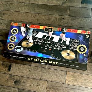FAO Swartz DJ Mixer Mat mat